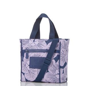 ✨Very Rare ✨Limited Edition ✨Aloha Collection Hinatea Boosie lilac crossbody bag